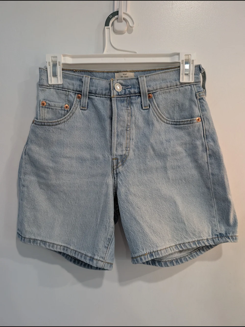Levi's Mid Thigh High-Rise Shorts Light Wash Denim Size 23 6